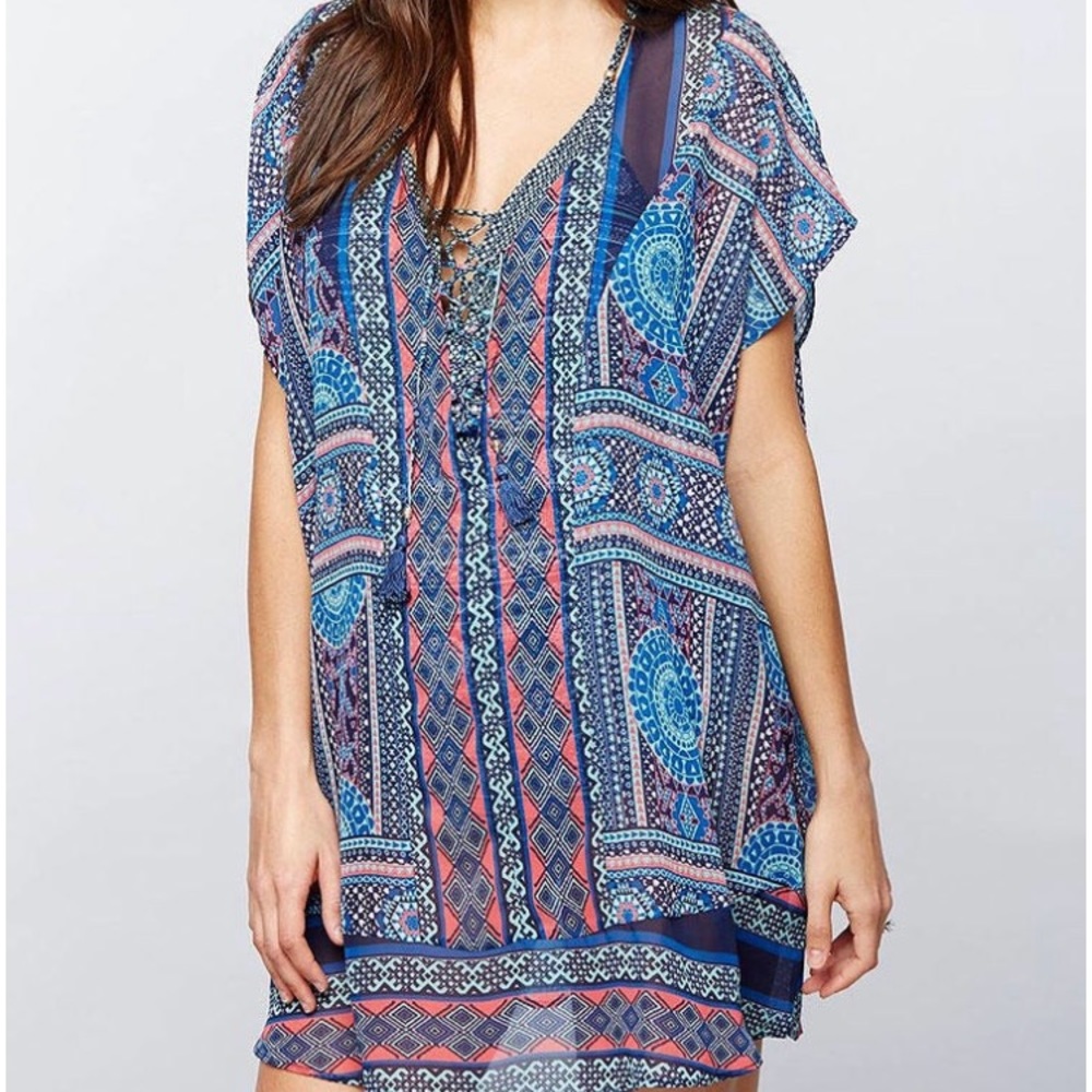 A Pea in the Pod swimsuit cover up